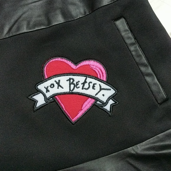 Betsey Johnson Girls Size 14 Skirt - Picture 2 of 7